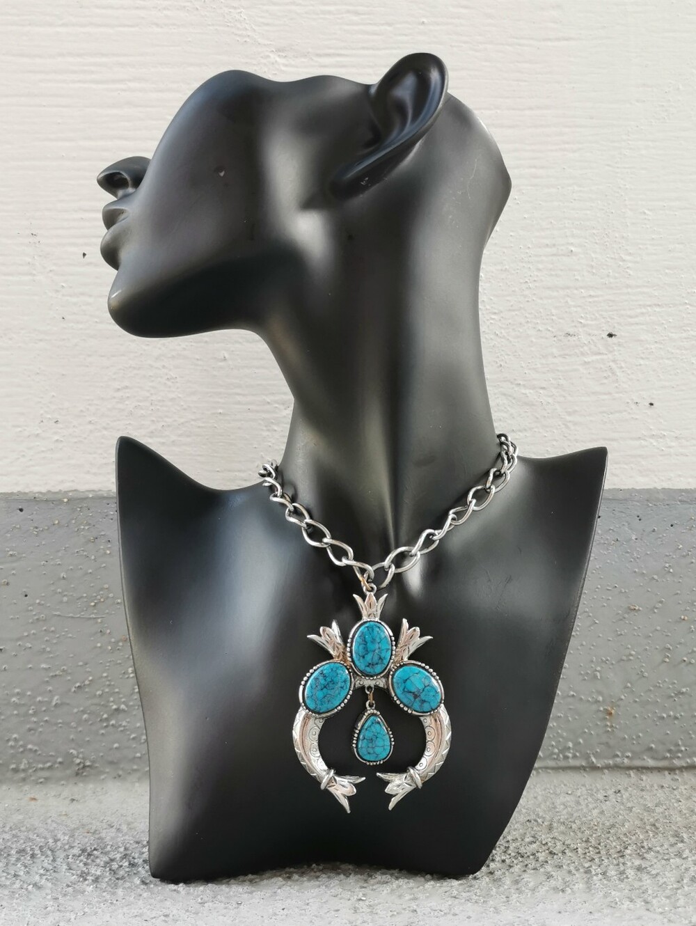 Vintage ART Southwestern Turquoise Statement Necklace Silver Tone